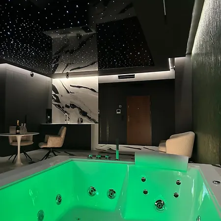 Wawel Starlight Jacuzzi & Parking Apartmán *